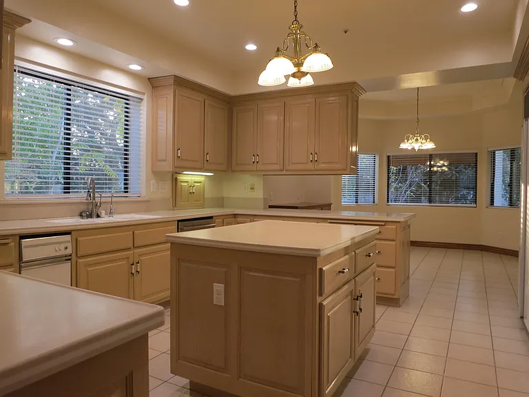 713 Pamela Cir — Photo 17