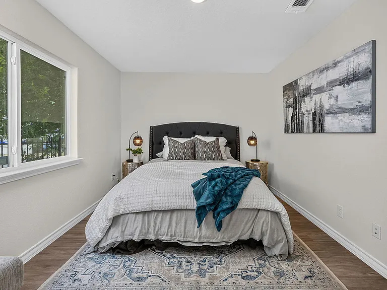 310 W Evergreen St #101 — Photo 7