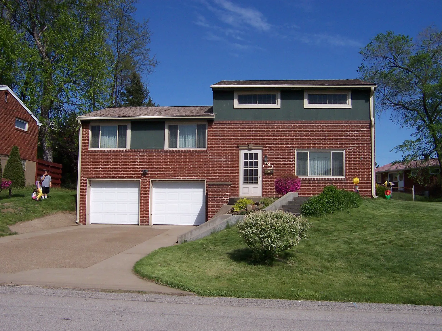 861 Cottonwood Dr photo 1