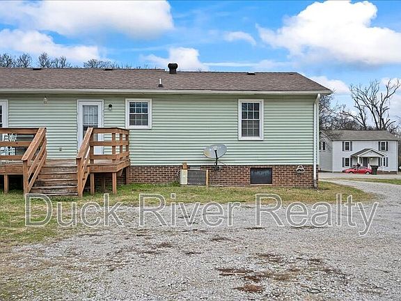 3rd image of 525 Woods Dr #A