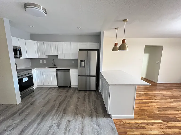 581 Crown St #53 — Photo 1