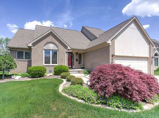 1785 Castlewood Dr, Madison Heights, MI