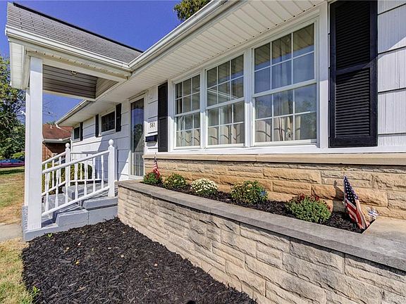 4th image of 561 Lewis Dr