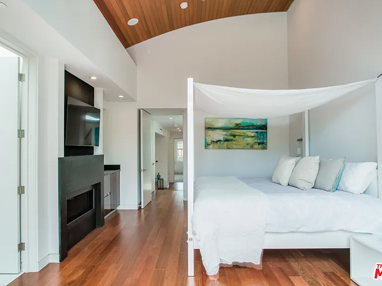 1217 Cabrillo Ave — Photo 22