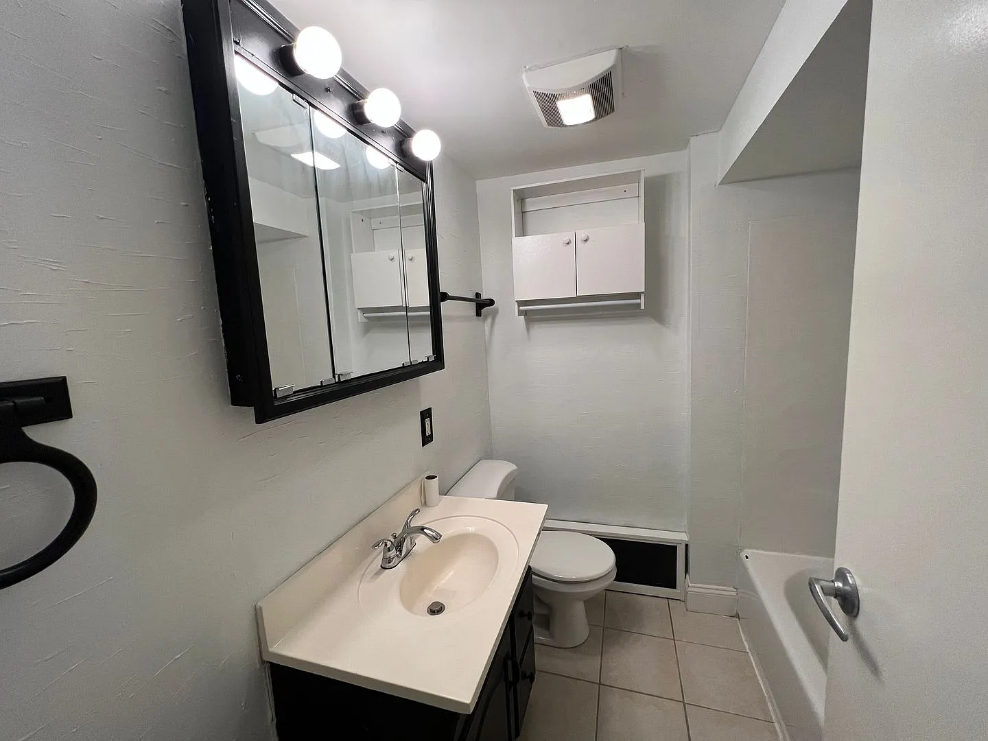 Lawrenceville - 2 BR Single Family Home, 1 1/2 bath! — Photo 3
