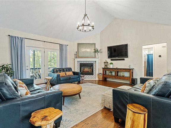 2nd image of 43 Kendal Dr