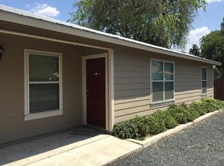 118 E Leona St APT B, Uvalde, TX 78801