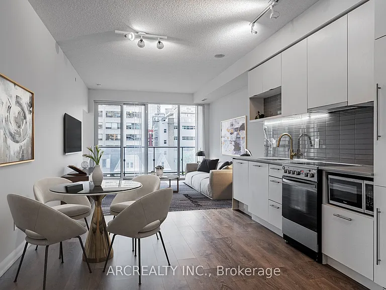 435 Richmond St W #404 — Photo 3