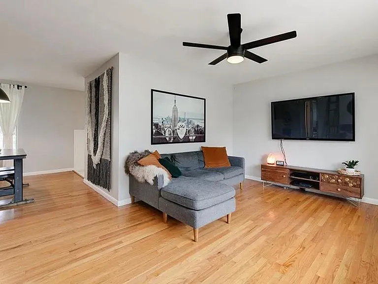 1806 Vine St — Photo 4