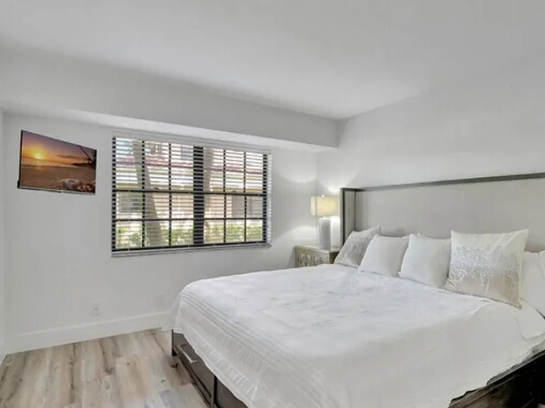 17372 Boca Club Blvd #408 — Photo 12