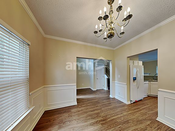 4th image of 18 Nort Orchard Farm Ave