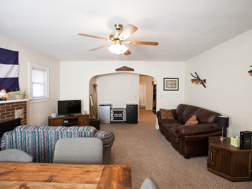Spacious Living Room
