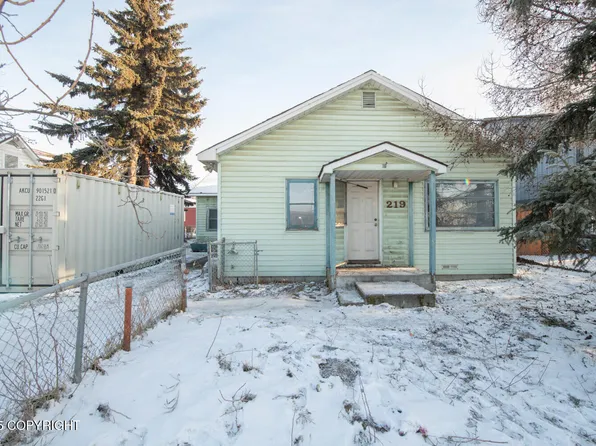 219 Park St, Anchorage, AK 99508