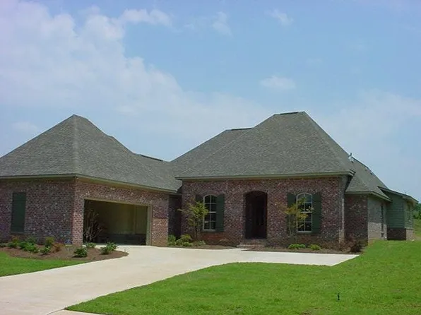 106 Bainbridge Xing, Canton, MS 39046