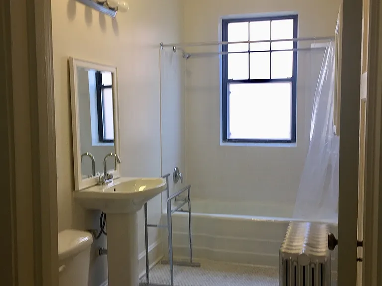 1132 W Pratt Blvd #1E — Photo 8