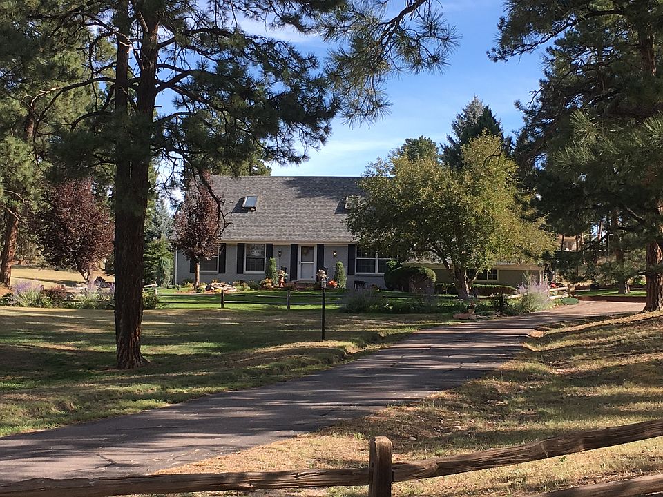 Inviting long driveway