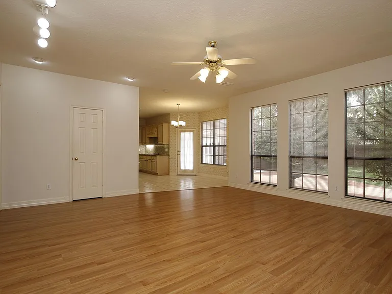 13618 Shadow Falls Ct — Photo 15