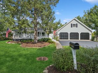 18124 W Avon Ct, Grayslake, IL