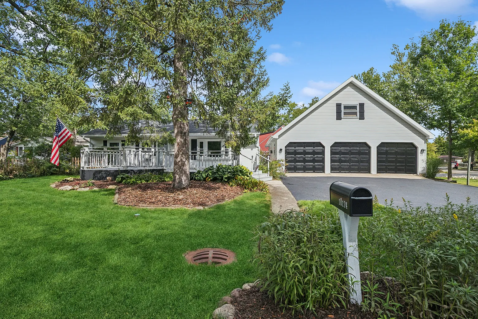 18124 W Avon Ct photo 1