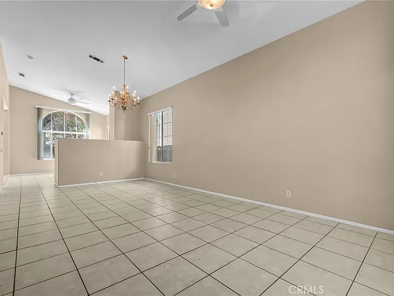 11625 Maynard Ave — Photo 2
