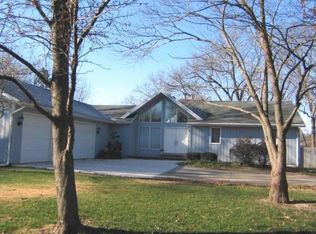 10 Hickory Hills Dr, Springfield, IL 62707