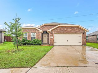 1306 Highpoint Cir, Grand Prairie, TX 75052