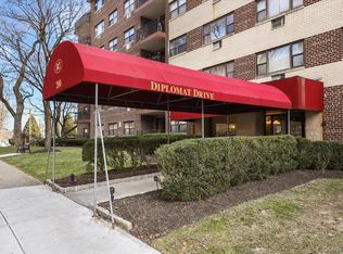 200 Diplomat Drive #8N, Mount Kisco, NY 10549