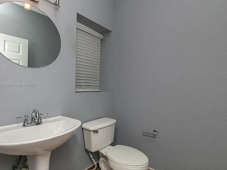 935 Corkwood St — Photo 41