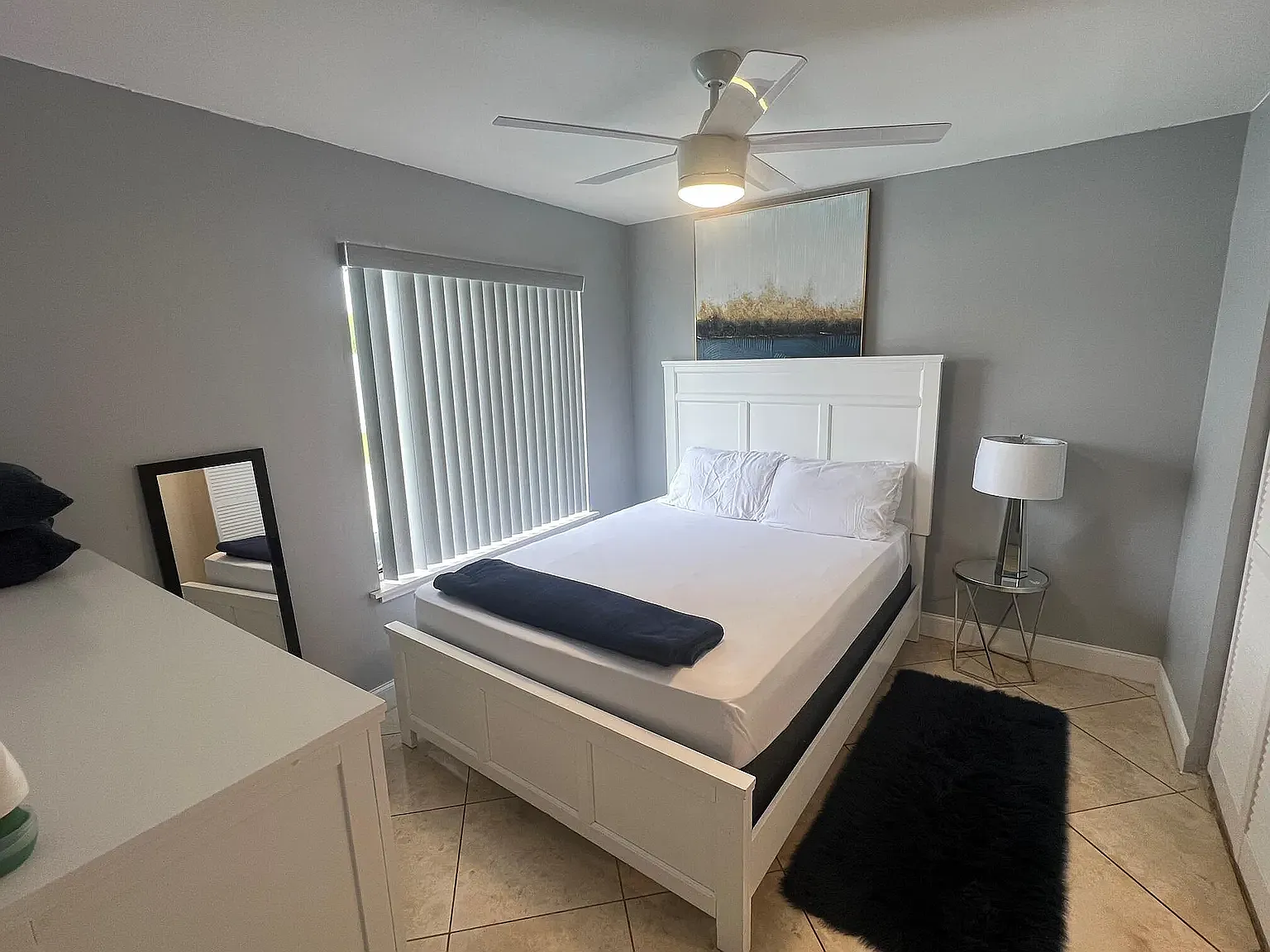 3 bed, 1279 sqft, $3,490 — Photo 4