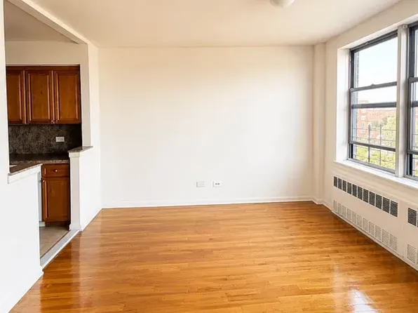 (undisclosed Address), Jamaica, NY 11432