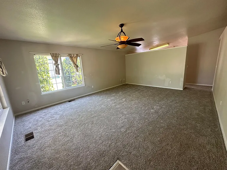 17878 Empire Ct — Photo 10