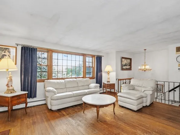 128 Lincoln St, Winthrop, MA 02152