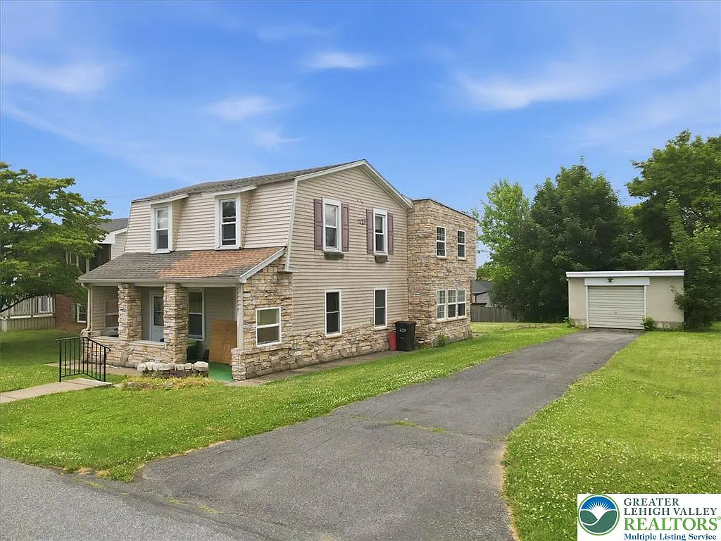 3 bed, 2.5 bath, 1576 sqft, $2,800 — Photo 1