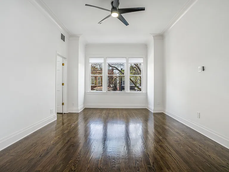 2826 N Rockwell St #1 — Photo 6