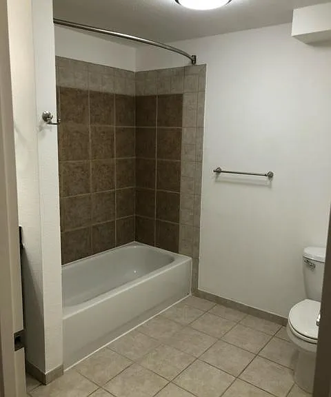 2512 E Madison St #301 — Photo 16