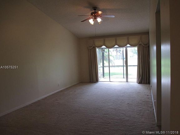5th image of 7612 Pinewalk Dr S #129