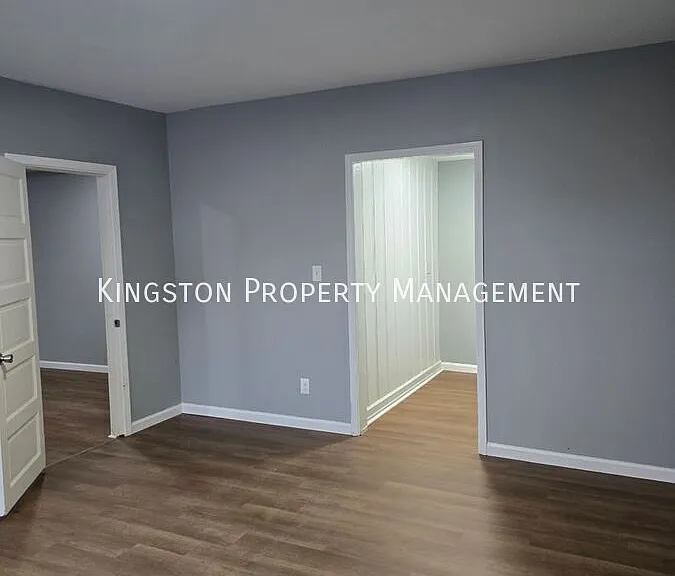 930 Holmes St #101 — Photo 11