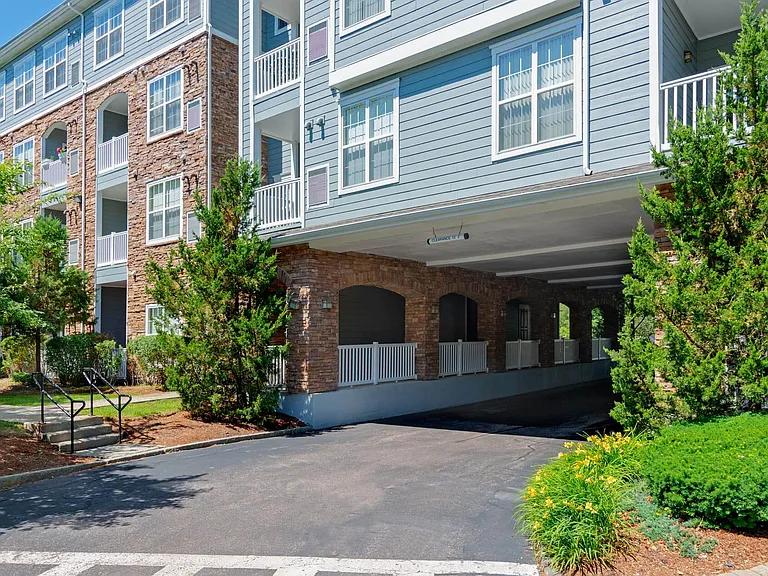 Ridge at Blue Hills — Photo 36