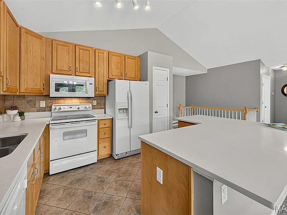 3rd image of 249 Kildare Ct