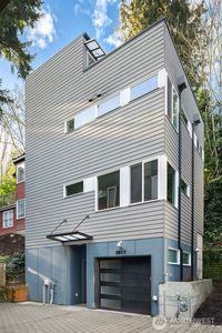 2617 3rd Avenue W, Seattle, WA, 98119
