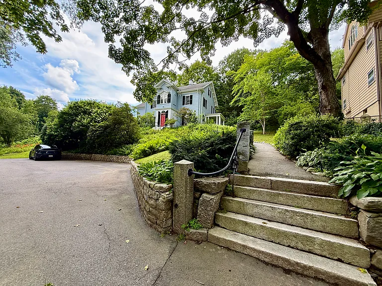 36 Maple Ave — Photo 1