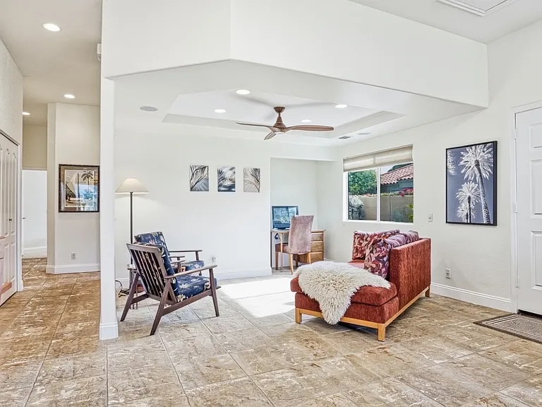 42 Colonial Dr — Photo 20
