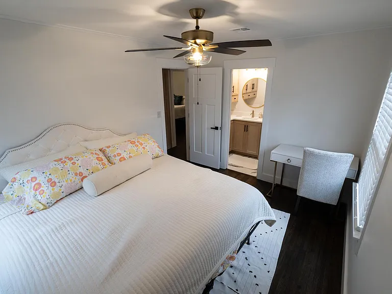 4932 S Newport Ave — Photo 24