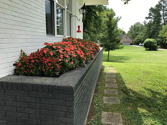 5th image of 596 Centerview Dr
