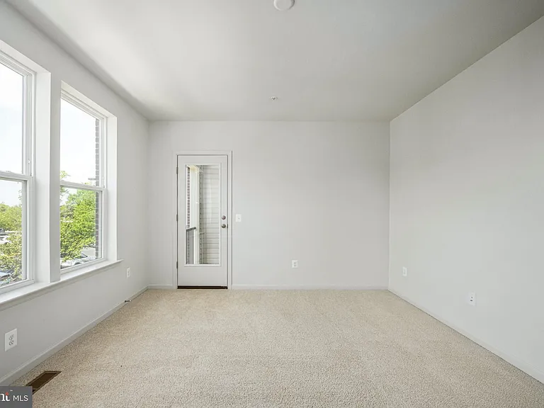 2630 Neabsco Common Pl — Photo 18