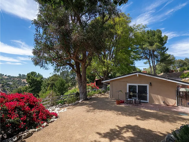 12 Martingale Dr — Photo 41