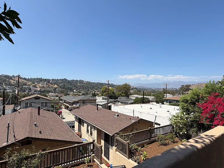 3604 N Griffin Ave — Photo 4