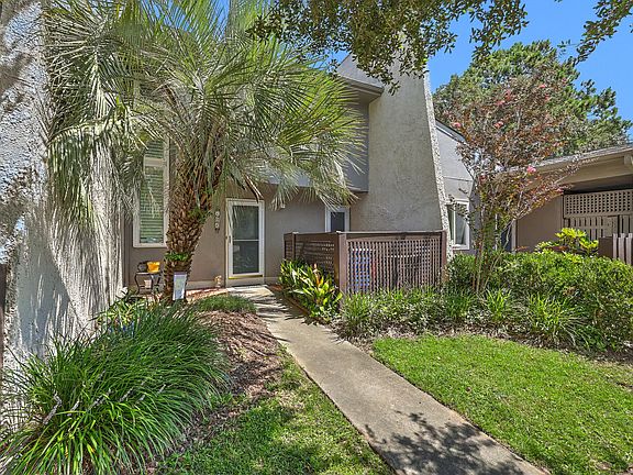 2nd image of 106 Ventura Pl