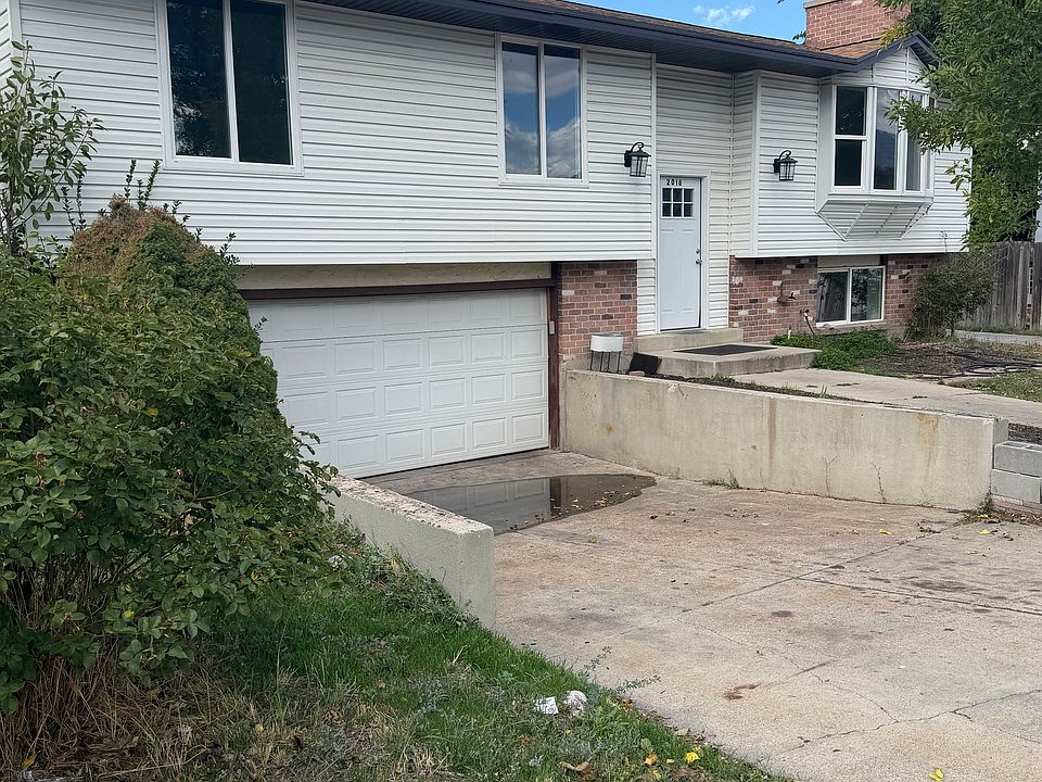 1st image of 2016 W Hewwood Cir #1
