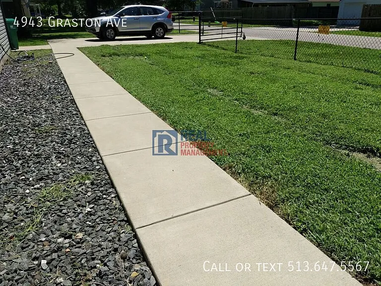 4943 Graston Ave — Photo 15